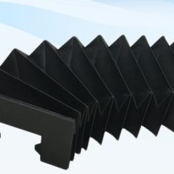 Chắn bụi vải được thiết kế để che chắn các bộ phận chuyển động của máy khỏi bụi bẩn